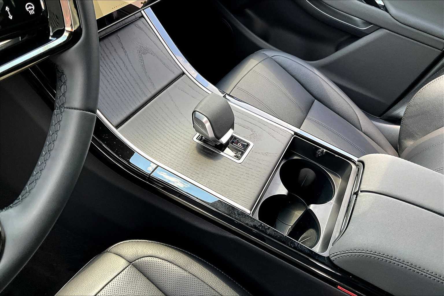 2024 Land Rover Range Rover Evoque S photo 26