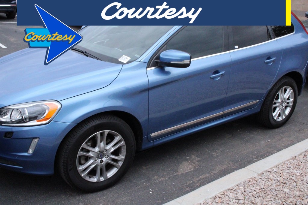 2015 Volvo XC60 Platinum's photo