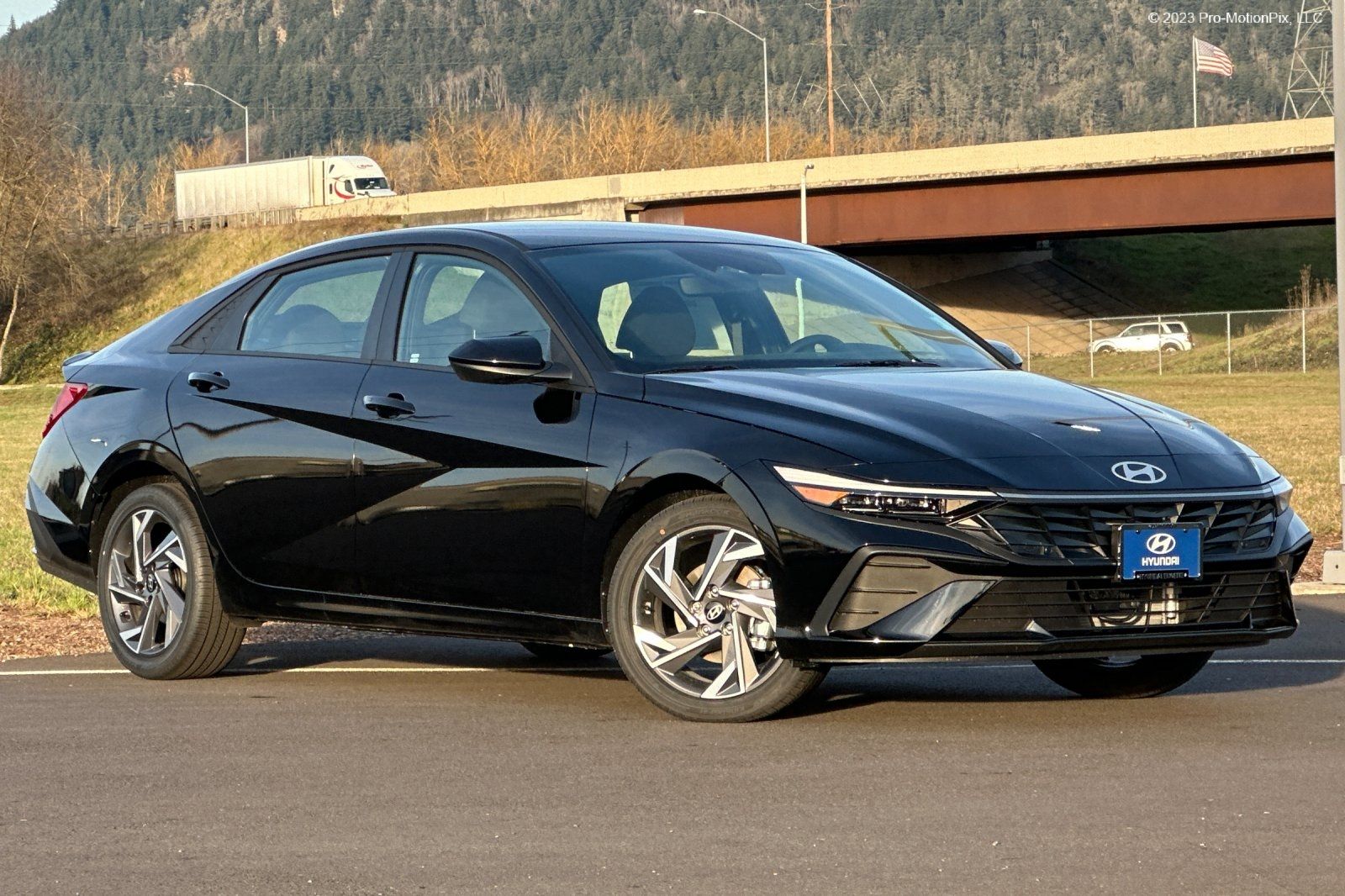 2025 Hyundai Elantra Blue's photo