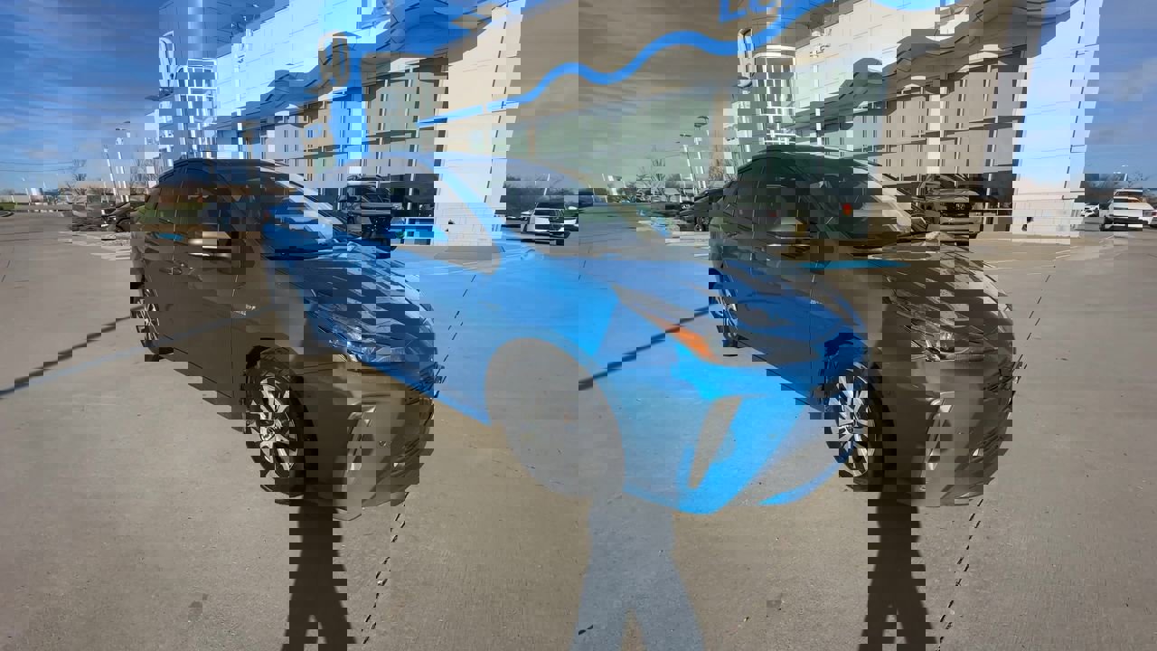 Used 2022 Toyota Prius LE with VIN JTDL9MFU8N3038215 for sale in Kansas City