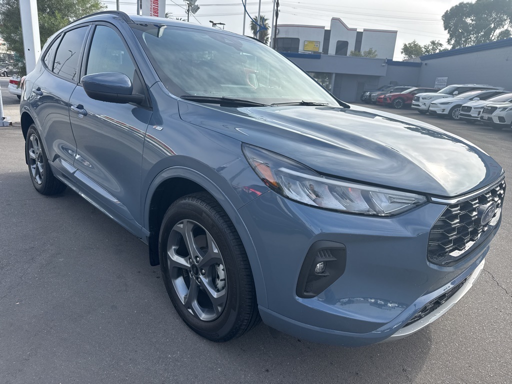 2024 Ford Escape ST-Line Select's photo