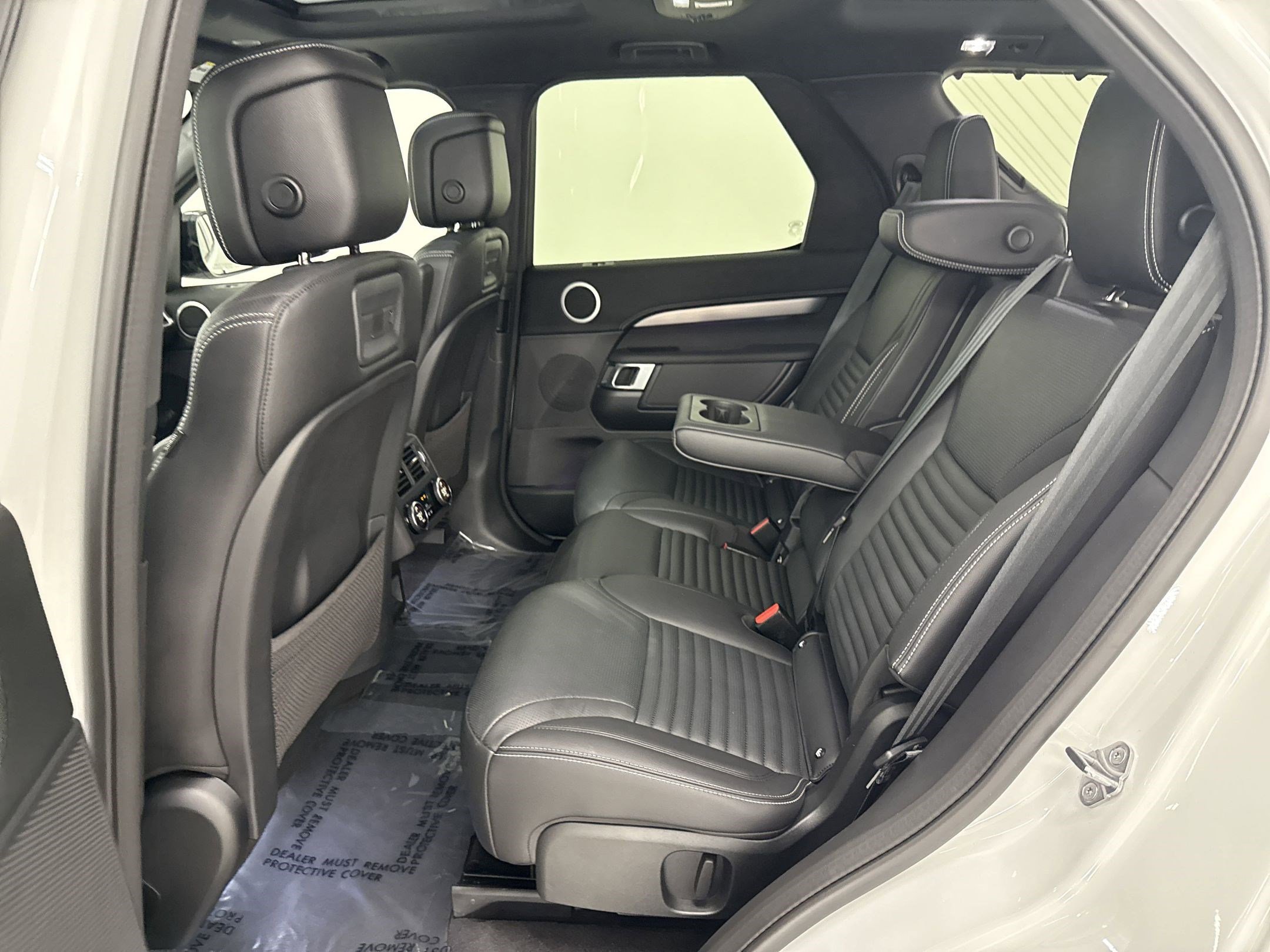 2024 Land Rover Discovery SE photo 10