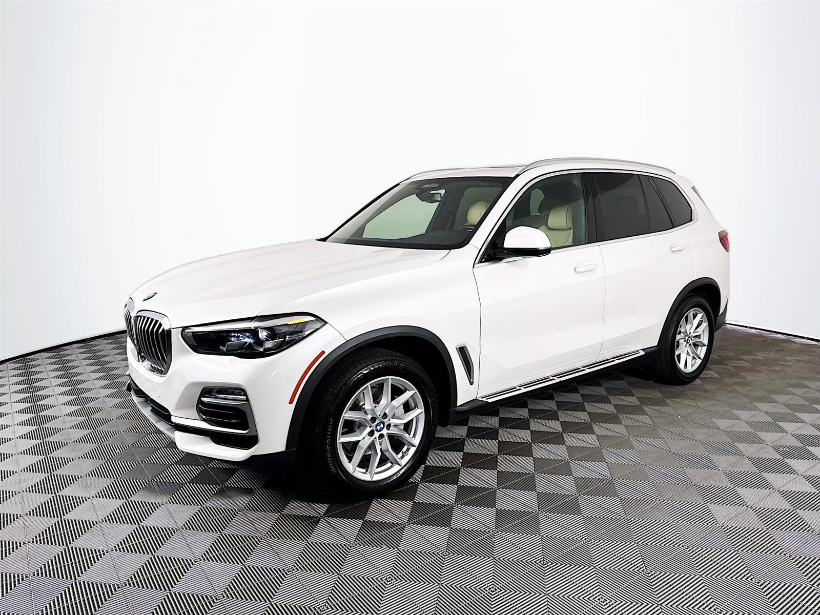 2021 BMW X5 40i's photo