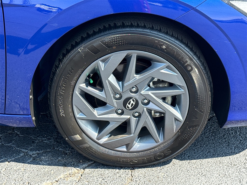 2024 Hyundai Elantra SEL photo 12