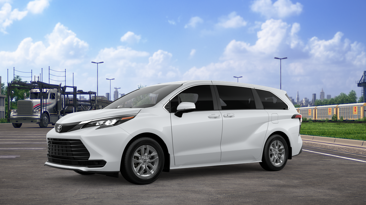 2026 Toyota Sienna LE photo 2