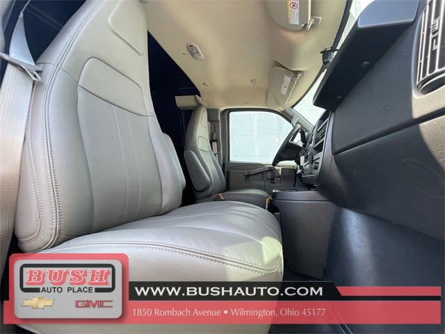 2025 Chevrolet Express Cargo 3500 photo 24