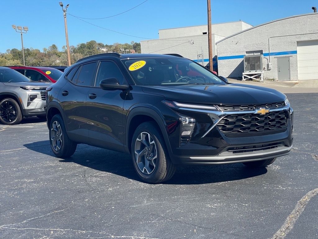 2025 Chevrolet Trax LT's photo