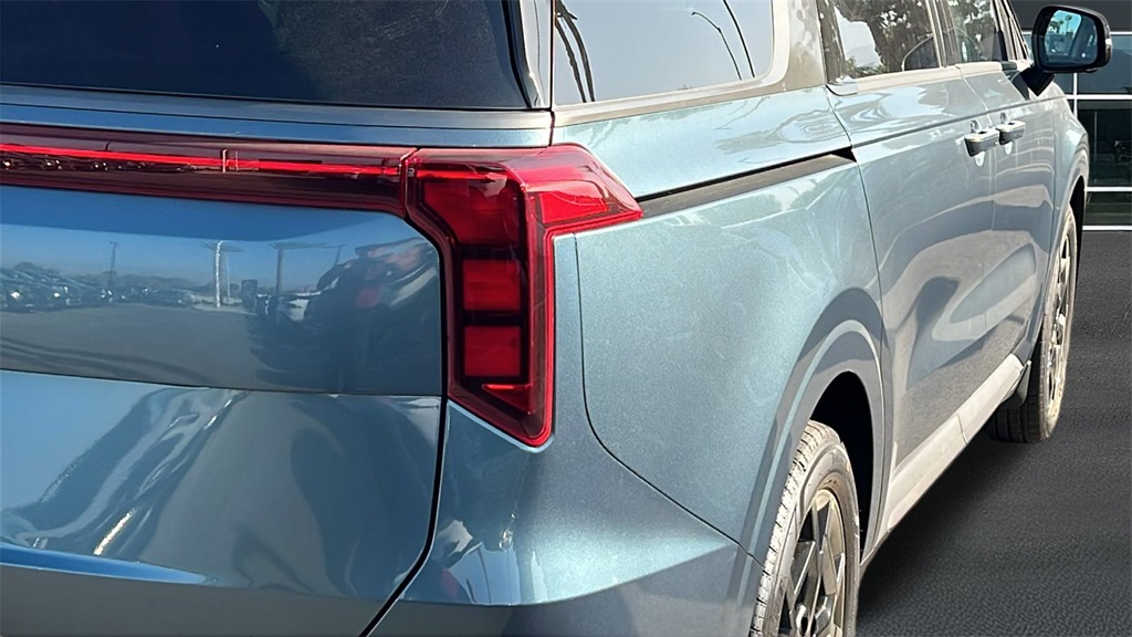 2026 Kia Carnival SX photo 7