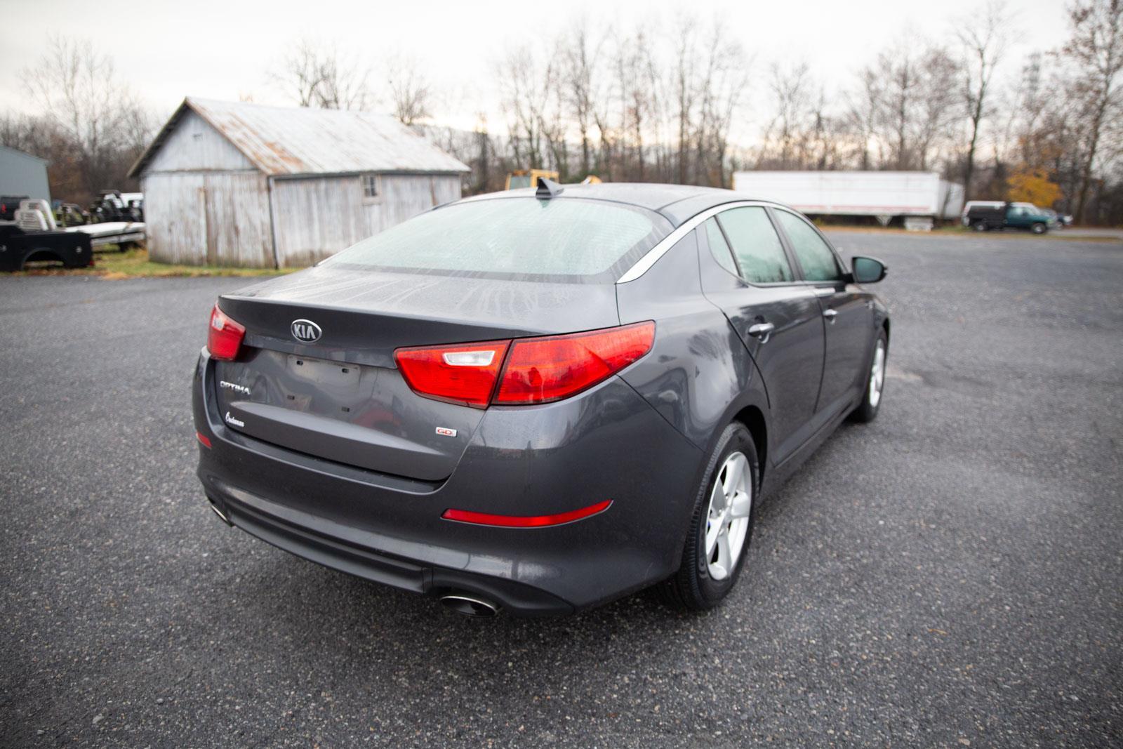 2015 Kia Optima LX photo 3