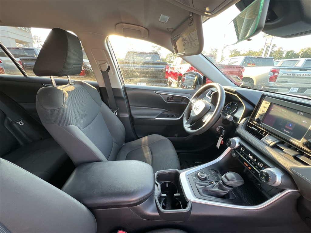 2022 Toyota RAV4 Hybrid LE photo 16