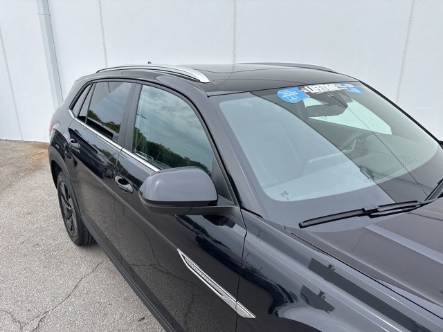 2026 Volkswagen Atlas Cross Sport SE Technology photo 2