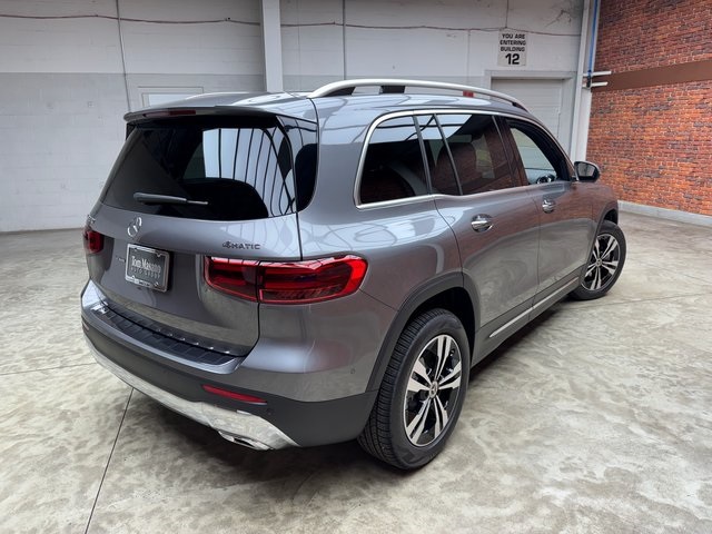 2025 Mercedes Benz GLB 250 4MATIC photo 4