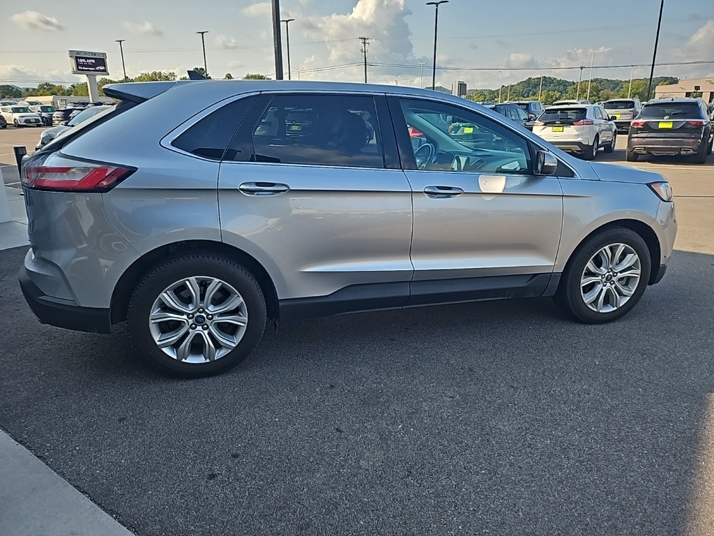 2022 Ford Edge Titanium photo 5