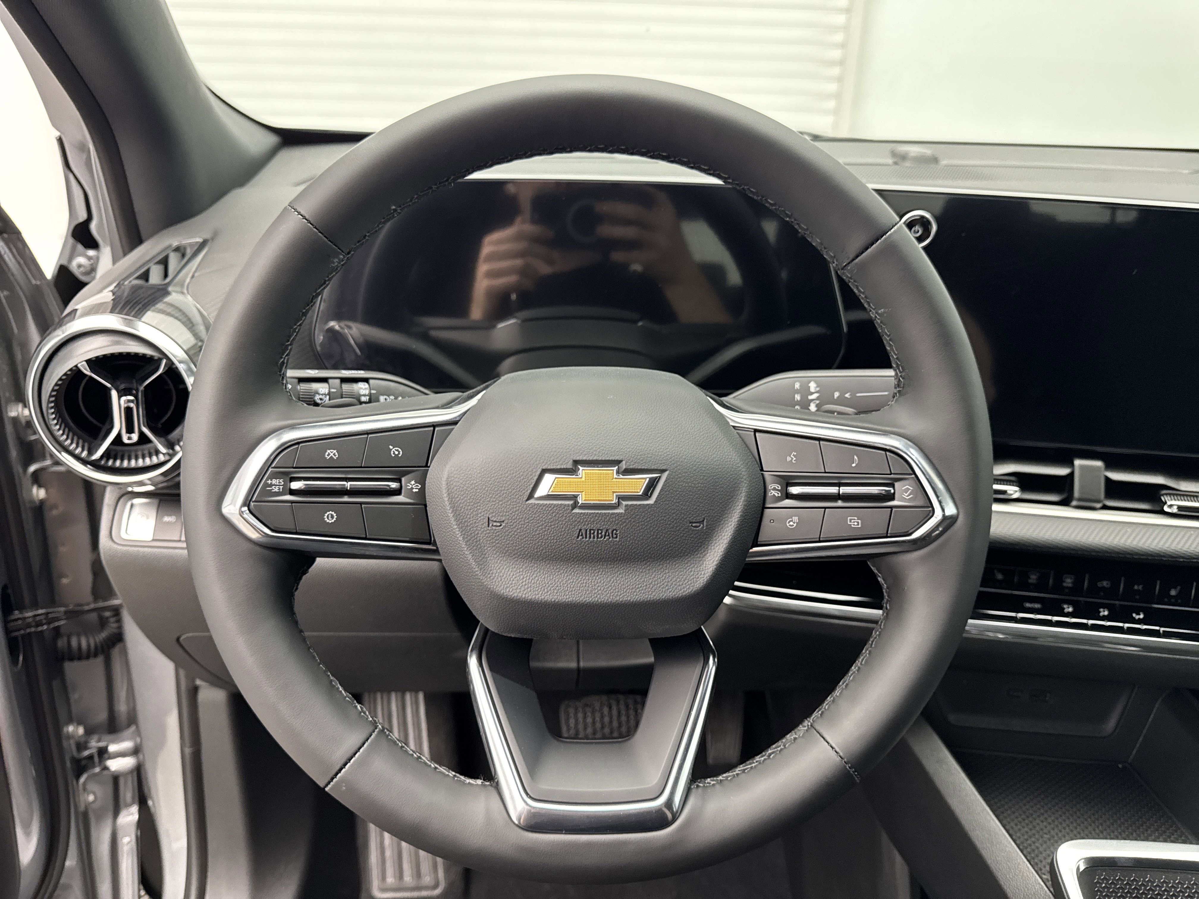 2026 Chevrolet Equinox LT photo 13
