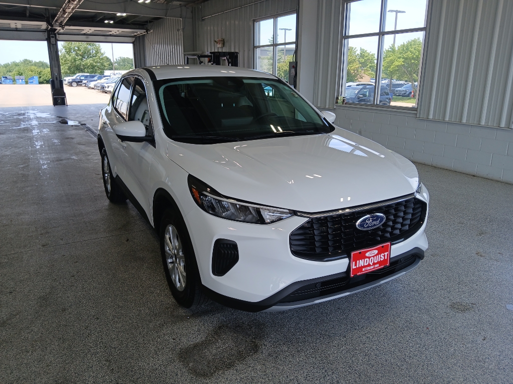 2023 Ford Escape Active photo 2