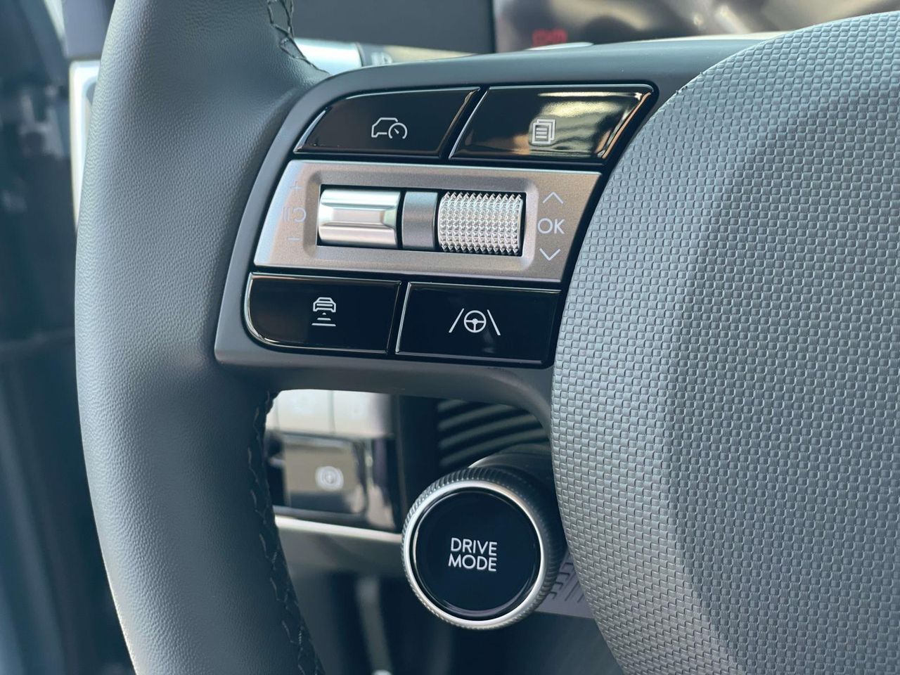 2025 Hyundai Ioniq 5 SEL photo 7