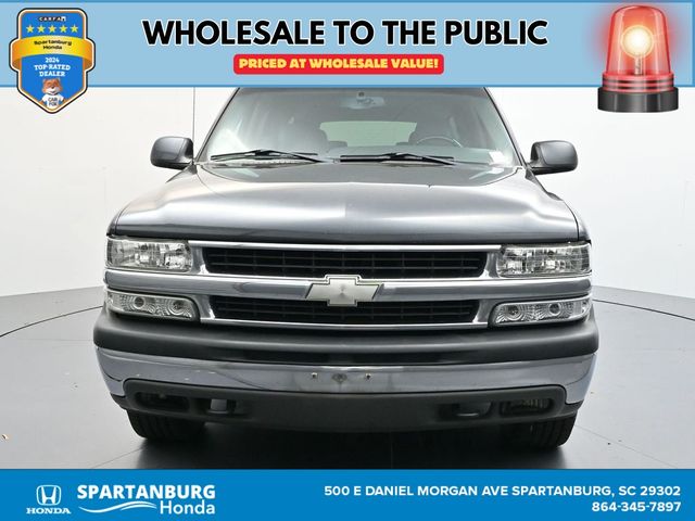 2003 Chevrolet Suburban 1500 LT photo 2