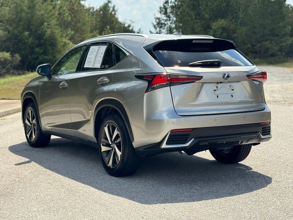 2019 Lexus NX 300h Luxury photo 9