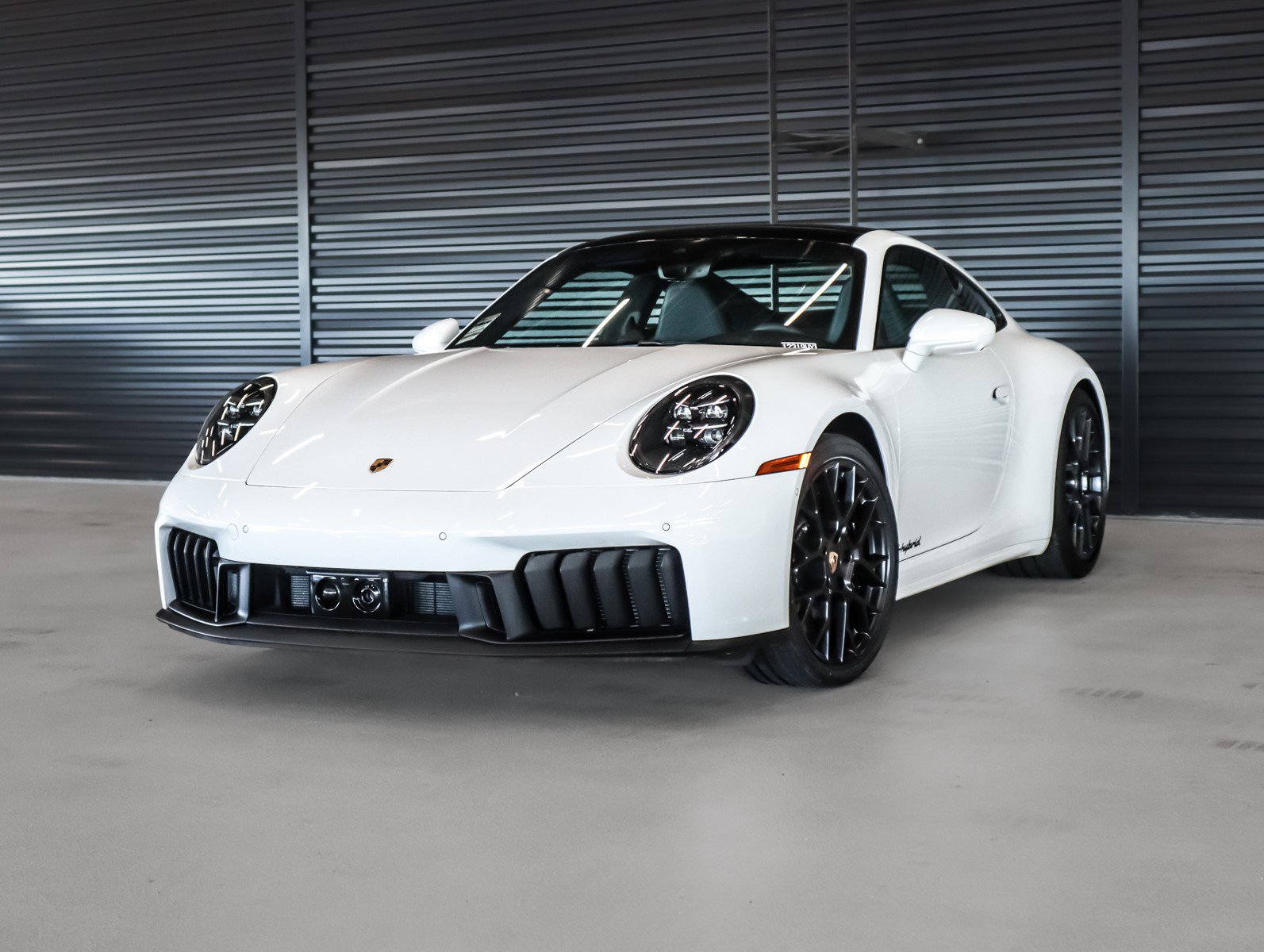 2025 Porsche 911 GTS's photo