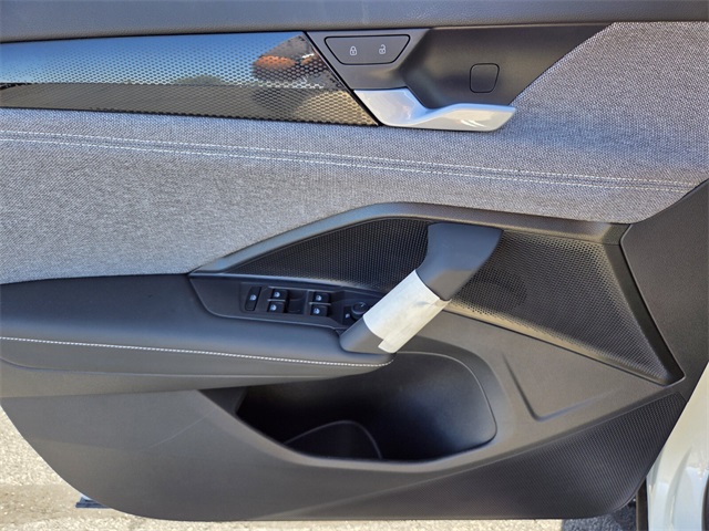 2025 Volkswagen Tiguan S photo 8