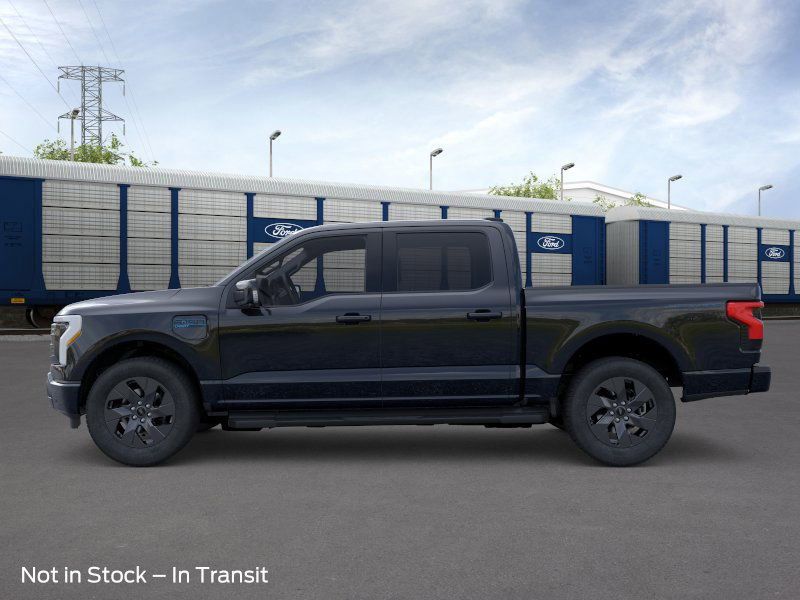 2025 Ford F-150 Lightning Lariat photo 4