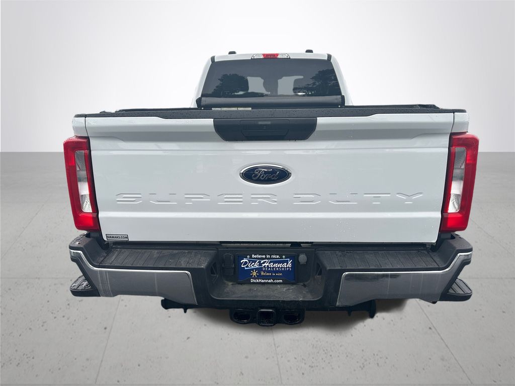 2023 Ford F-350 XLT photo 8