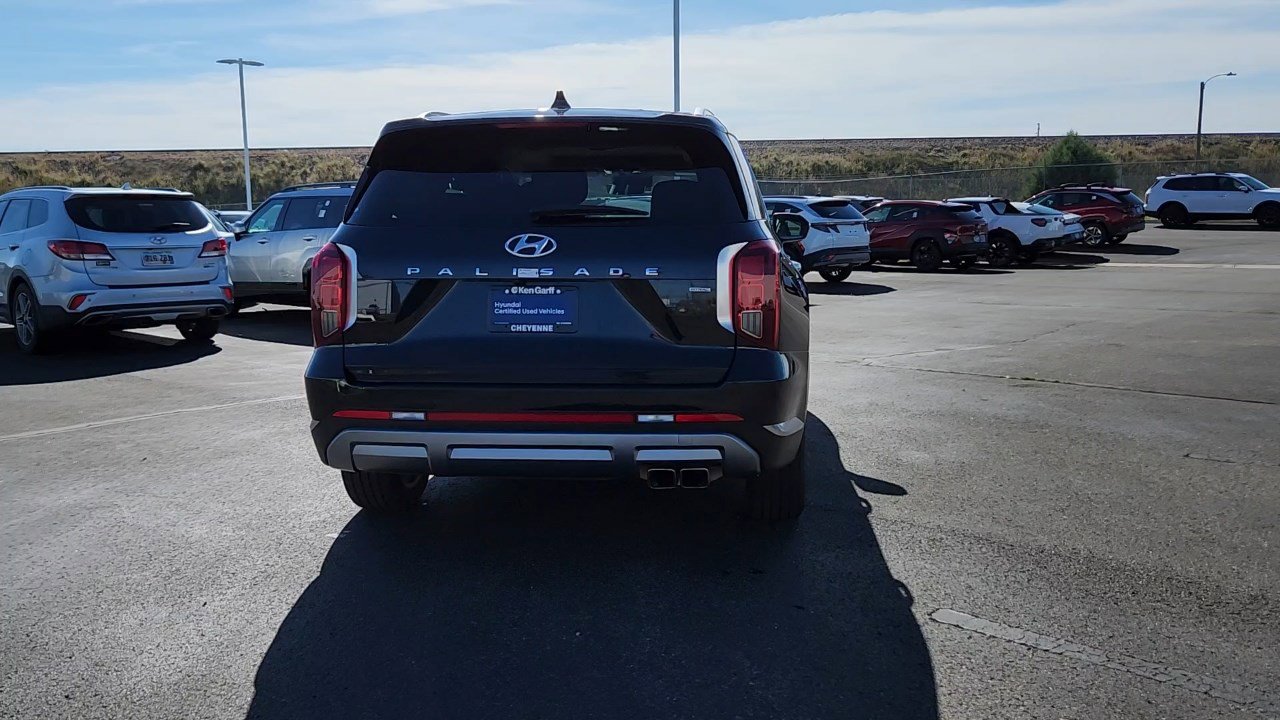 2024 Hyundai Palisade Limited photo 2