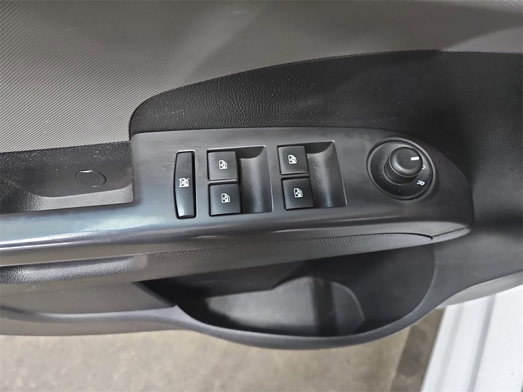 2014 Chevrolet Sonic LT photo 22