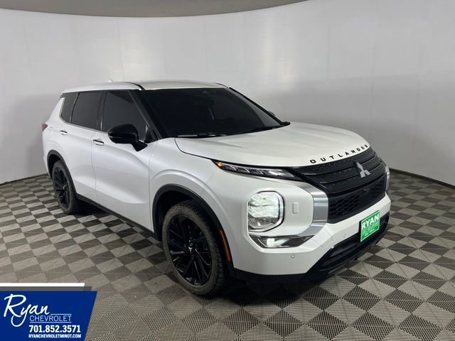 2023 Mitsubishi Outlander SE Black Edition's photo