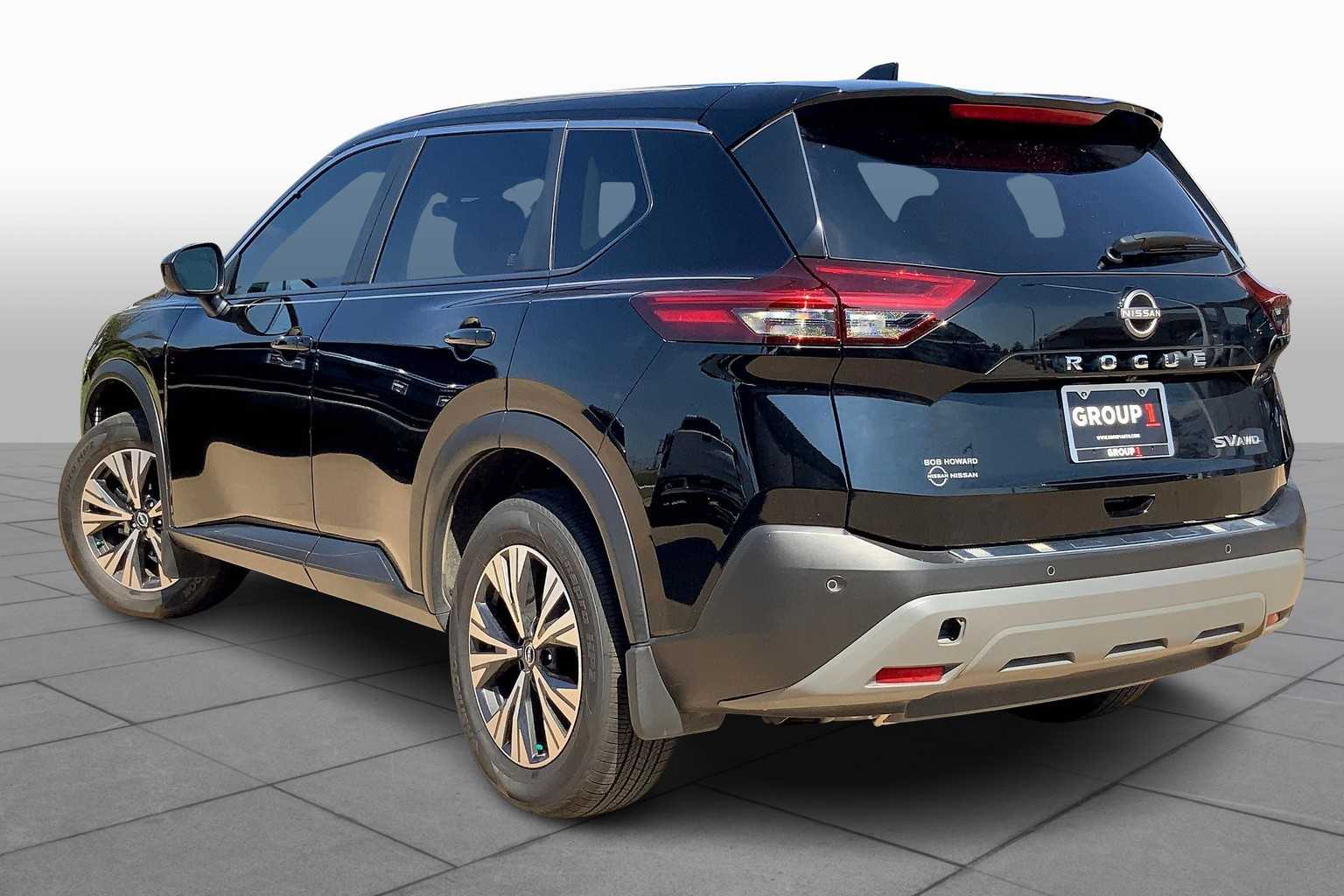 2023 Nissan Rogue SV photo 2