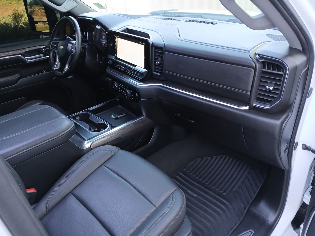 2024 Chevrolet Silverado 2500HD LTZ photo 28