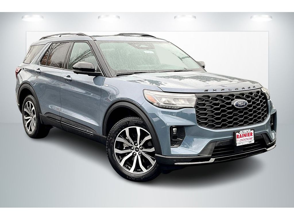 2025 Ford Explorer ST-LINE's photo