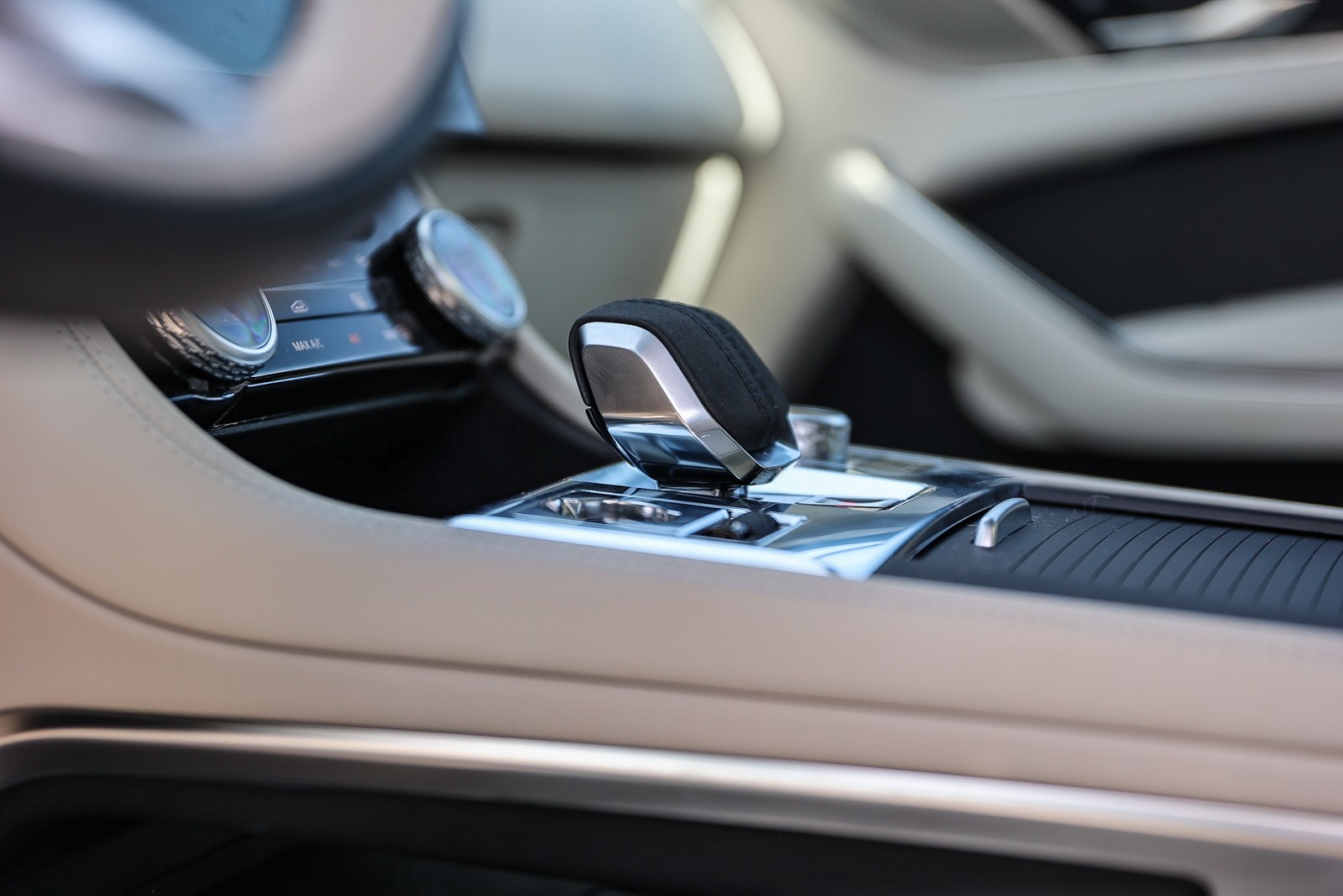 2024 Jaguar F-PACE P250 R-Dynamic S photo 21