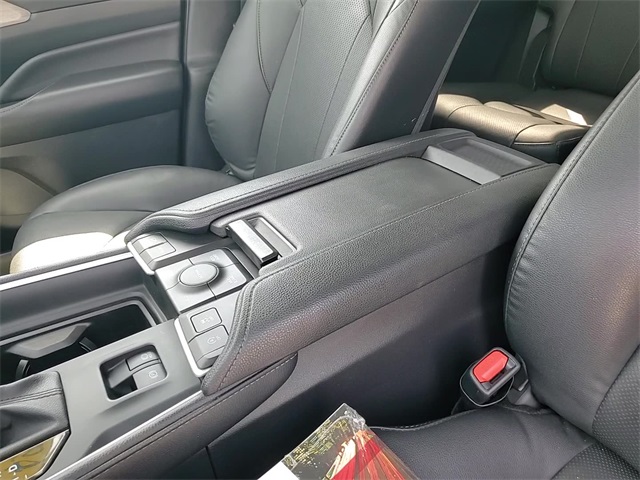 2024 Toyota Grand Highlander Limited AWD photo 21