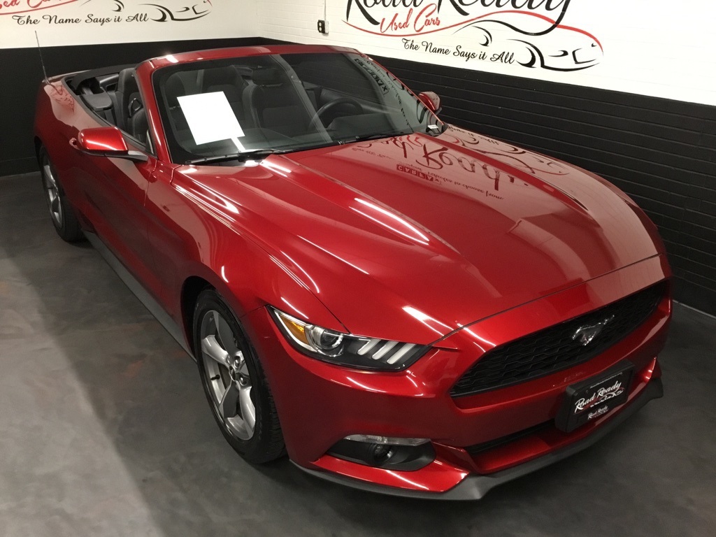 2016 Ford Mustang V6 Convertible photo 4