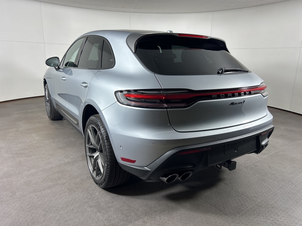 2025 Porsche Macan T photo 7