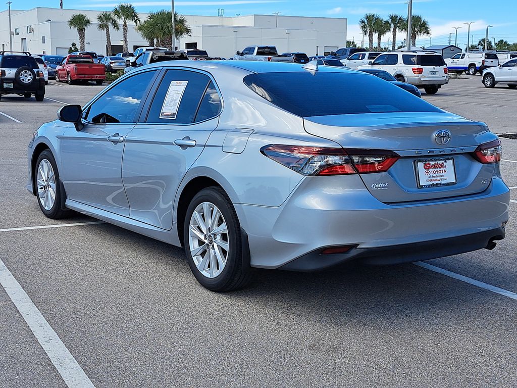 2023 Toyota Camry LE photo 4