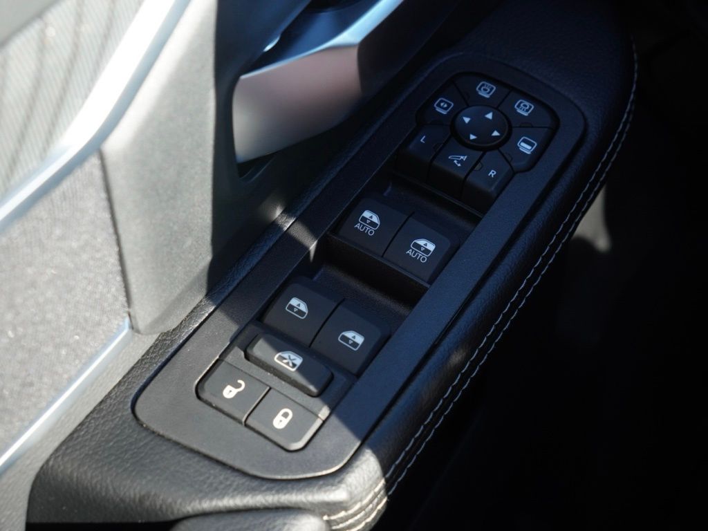 New 2026 Ceramic Gray Clear-Coat Exterior Paint RAM Big Horn image 10