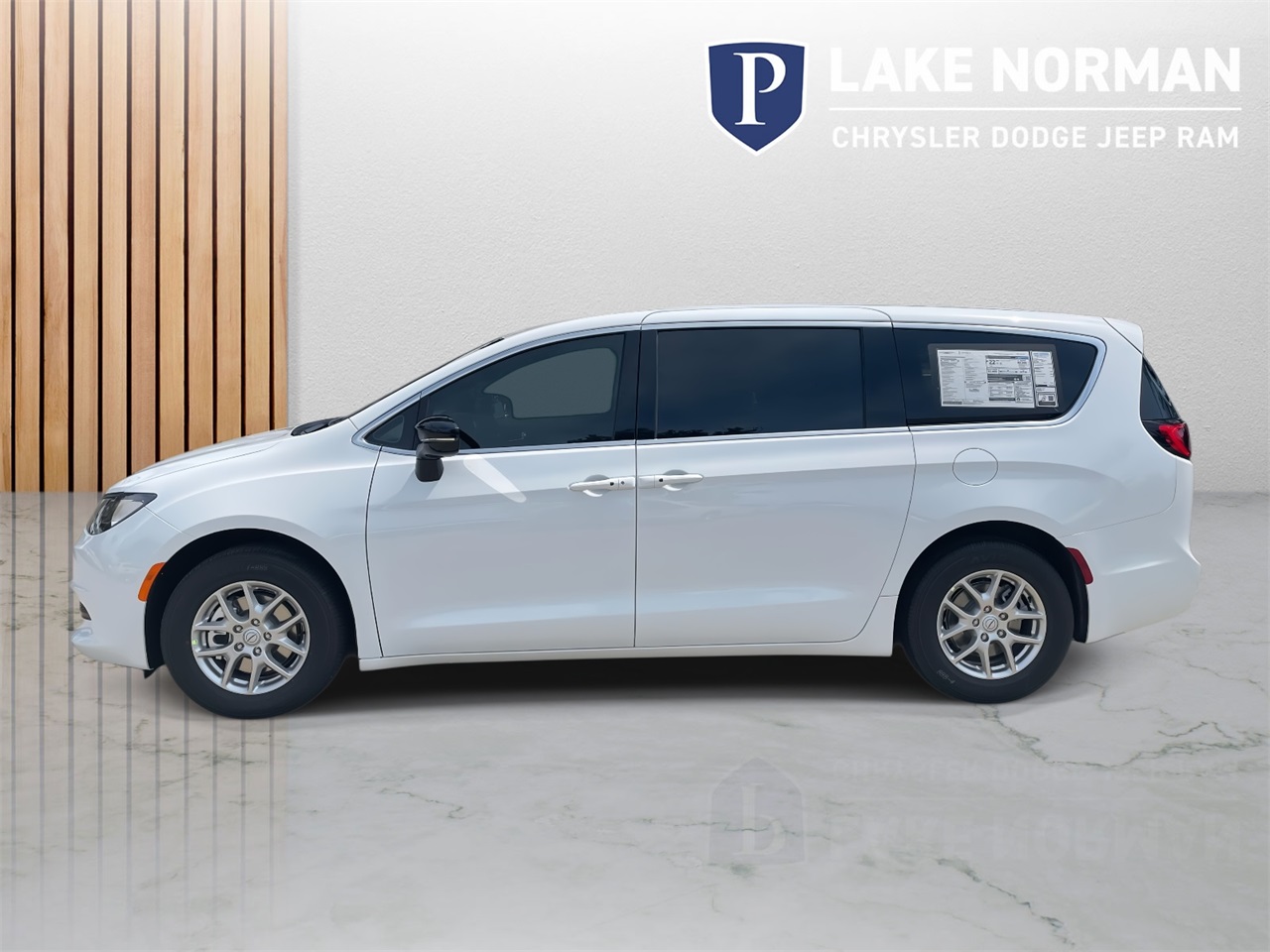 2025 Chrysler Voyager LX photo 3