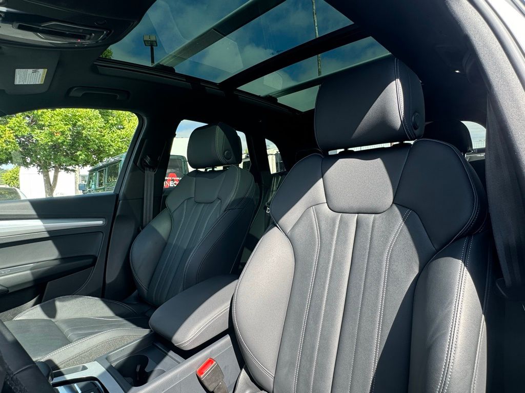 2025 Audi Q5 S line Premium photo 18