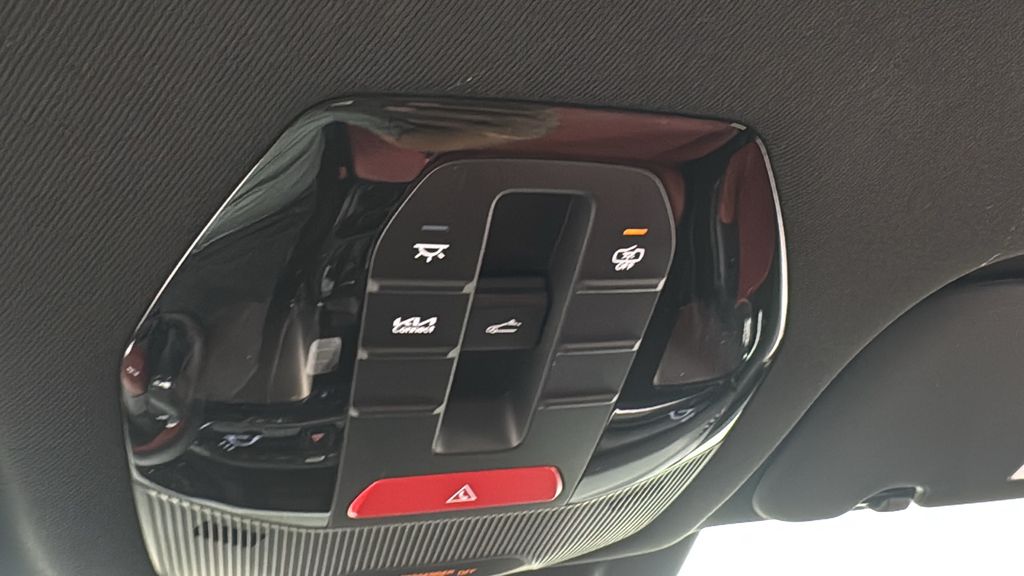 2025 Kia K4 GT-Line photo 25
