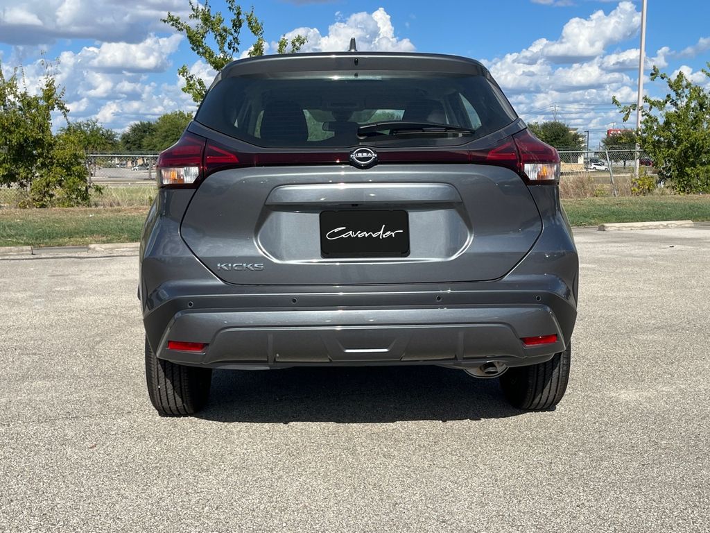 2025 Nissan Kicks Play S photo 14