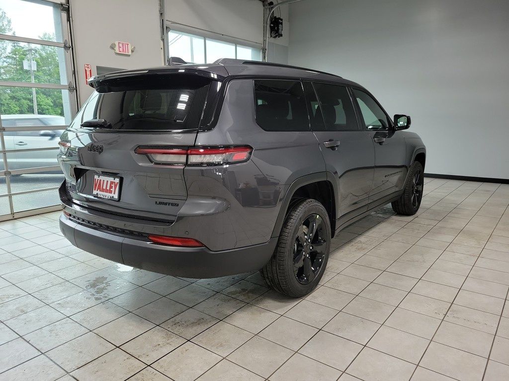 2025 Jeep Grand Cherokee Limited photo 4