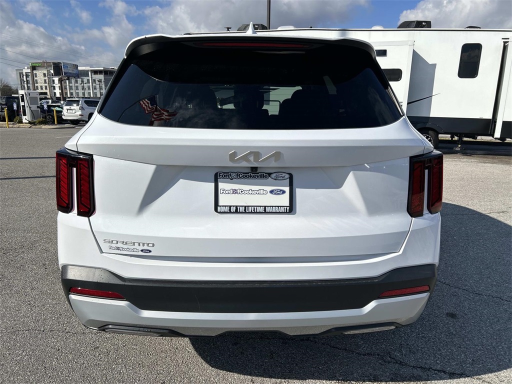 2025 Kia Sorento LX photo 3