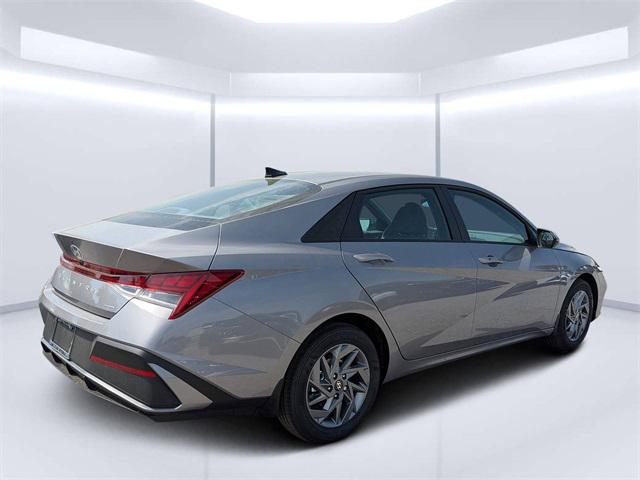 2025 Hyundai Elantra Hybrid Blue photo 3