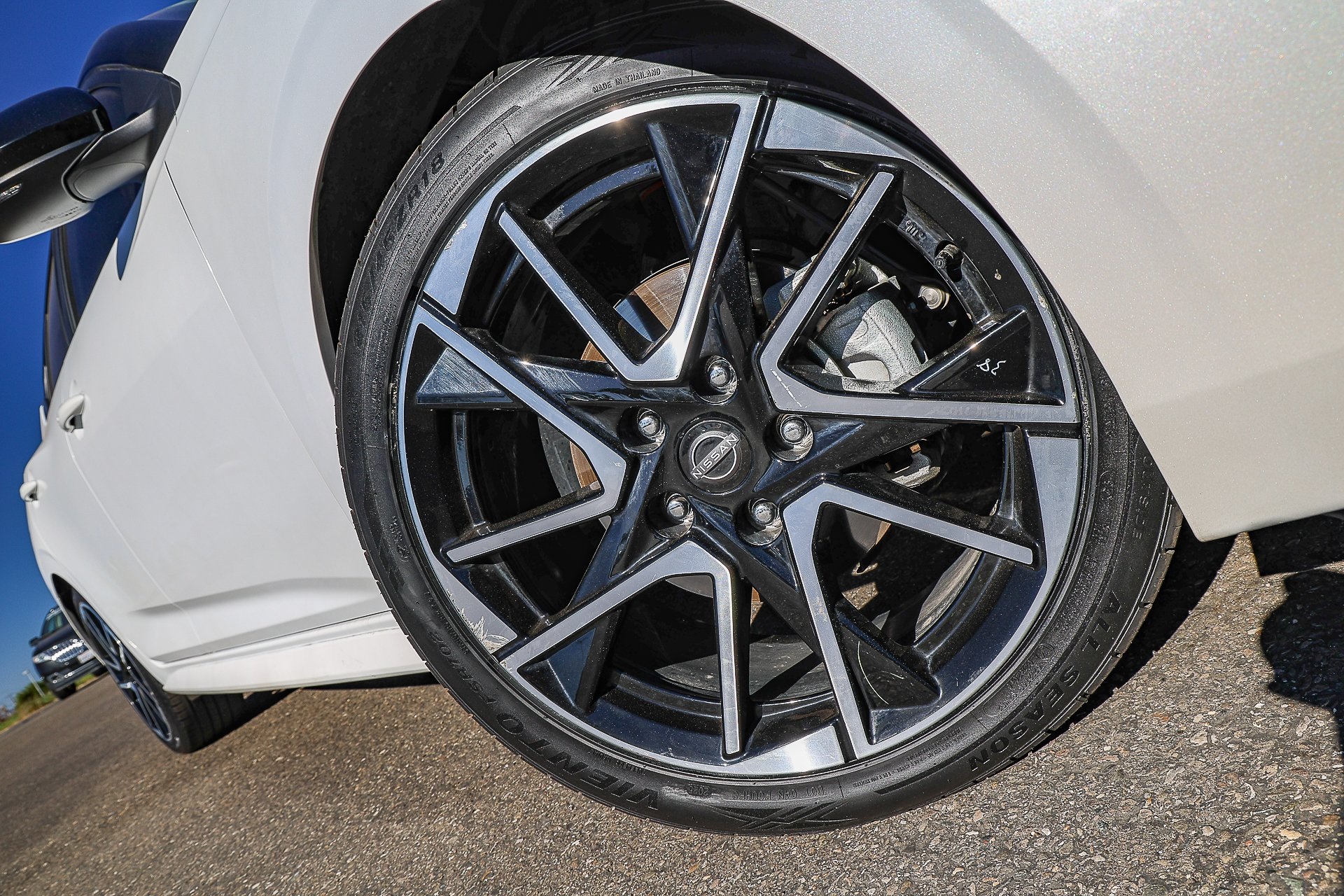 2025 Nissan Sentra SR photo 2