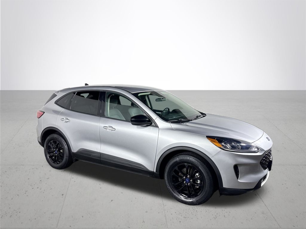 2020 Ford Escape SE Sport Hybrid photo 3