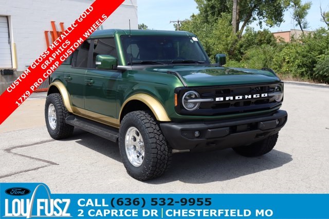 2025 Ford Bronco 4-Door Outer Banks's photo