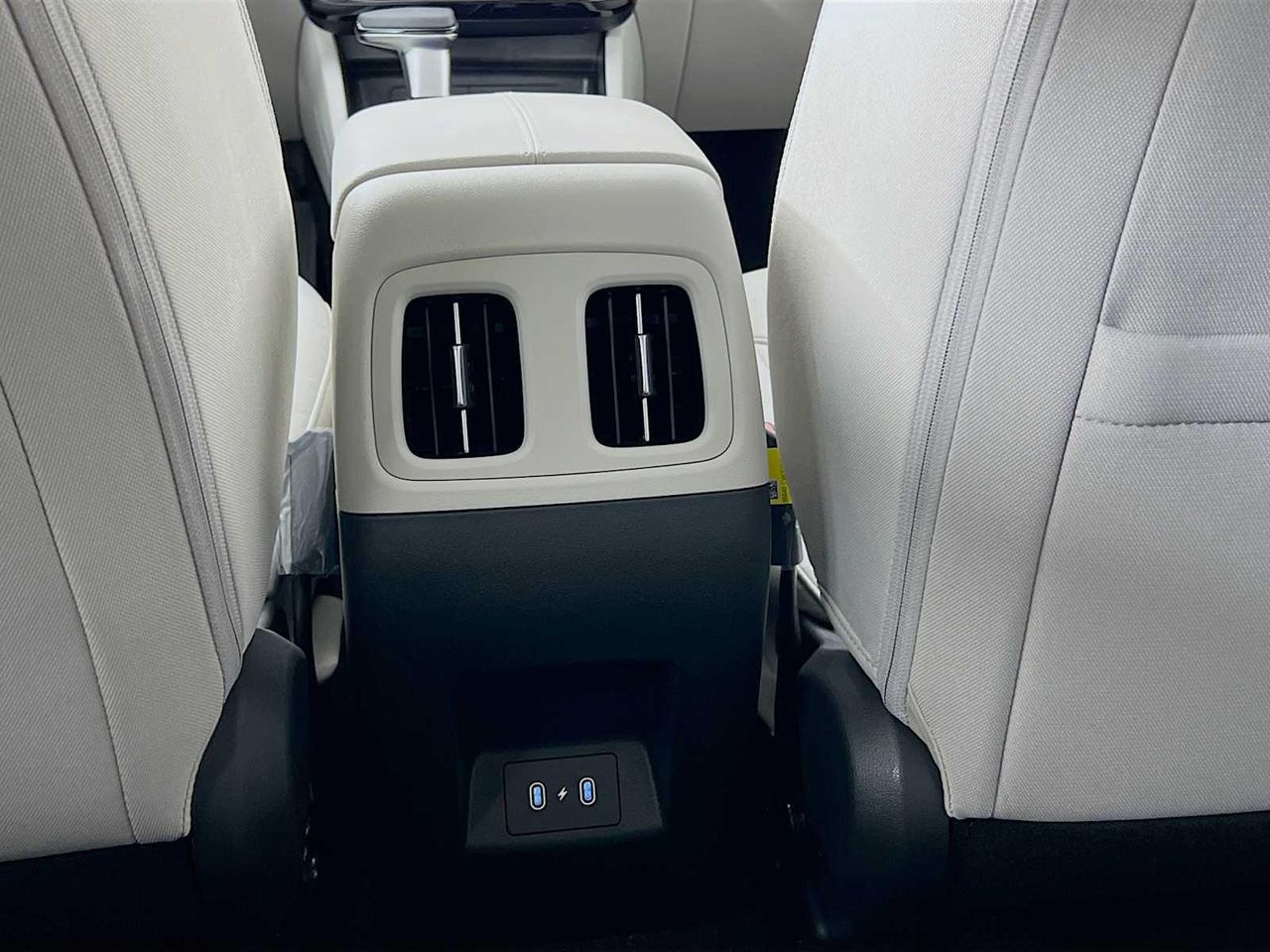 2025 Hyundai Tucson SEL photo 3