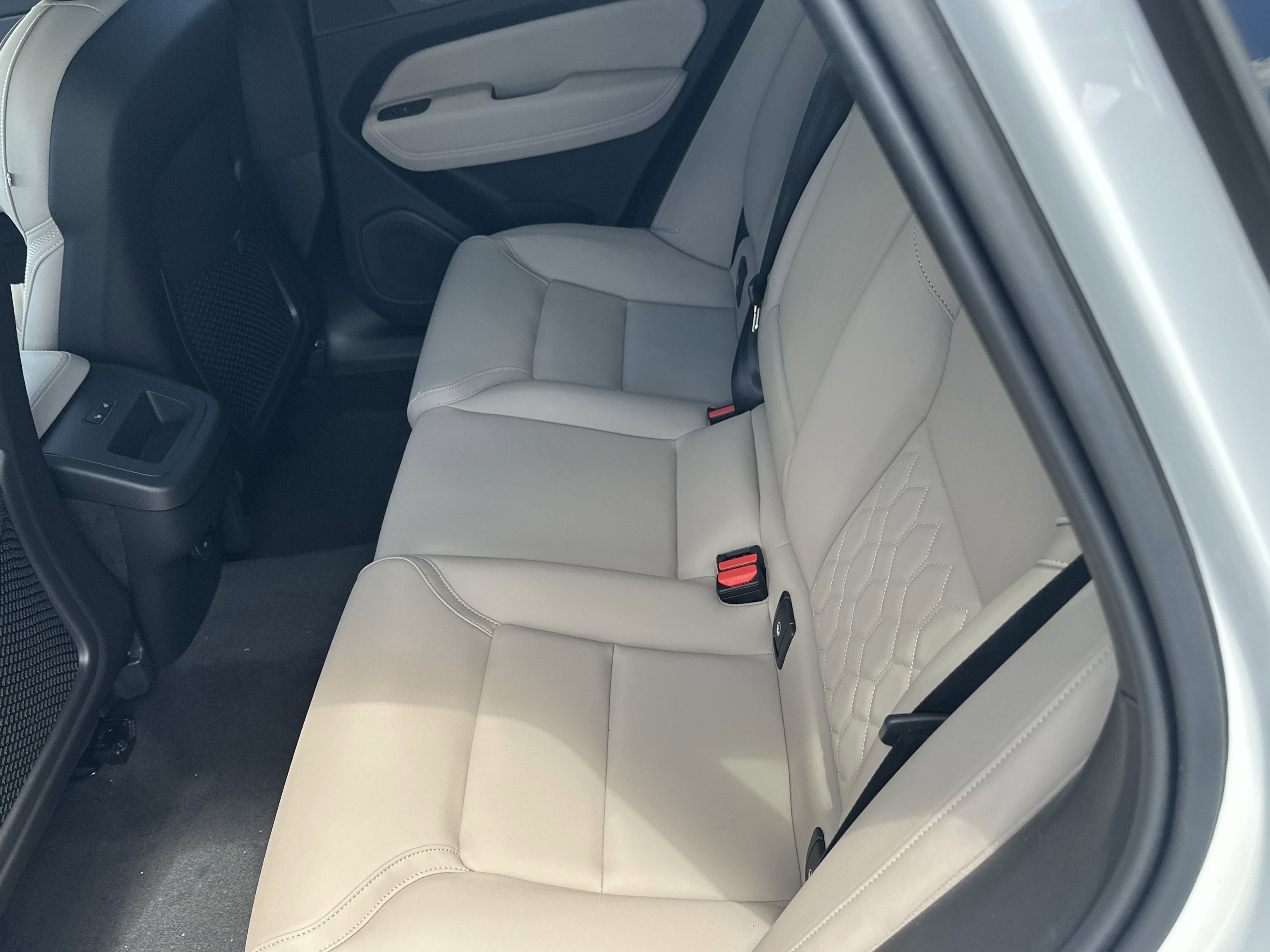 2026 Volvo XC60 B5 Plus photo 3